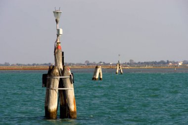 Venedik (İtalya). Venedik adalar arasında yollar