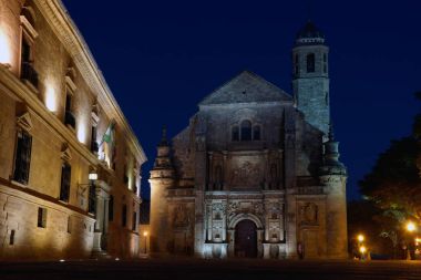 Ubeda (Jaen) İspanya. Kutsal kilisenin Ubeda şehir içinde Savior cephe