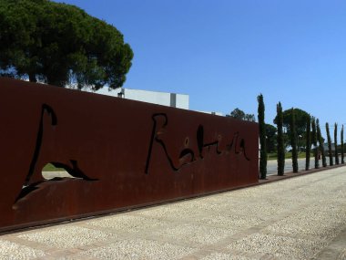 Palos de la Frontera (Huelva) İspanya. Metal La Rabida manastır yanında La Rabida adını kesilmiş
