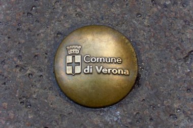 Verona (İtalya). Verona şehri tarihi merkezinin asfalt detay