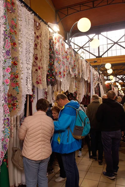 Budapest Hungary Tourists Central Market Budapest Great Market Hall Budapest — 스톡 사진