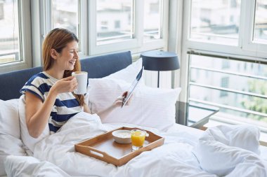 Pretty Woman Kahvaltı Yiyor