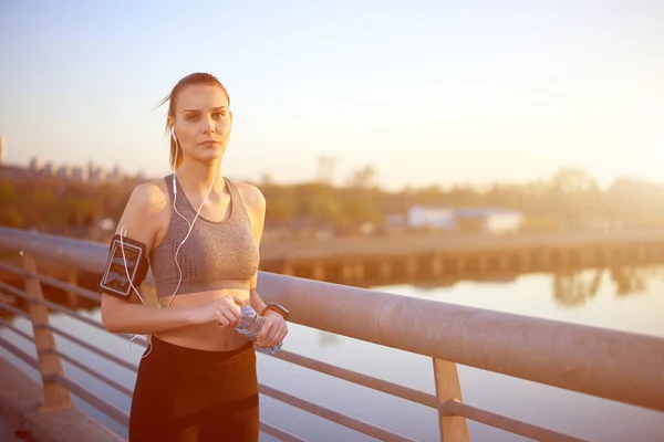 Woman running outdoor — Stock Photo, Image