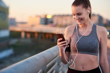 kadın çalışan açık