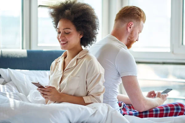 cep telefonunu kullanarak çift 