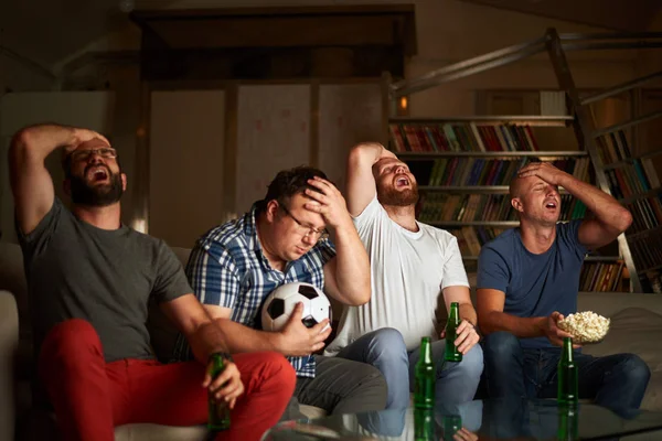 Men watching soccer — Stock Photo, Image