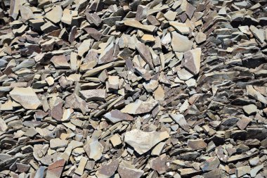 Kırık taş parçalanma