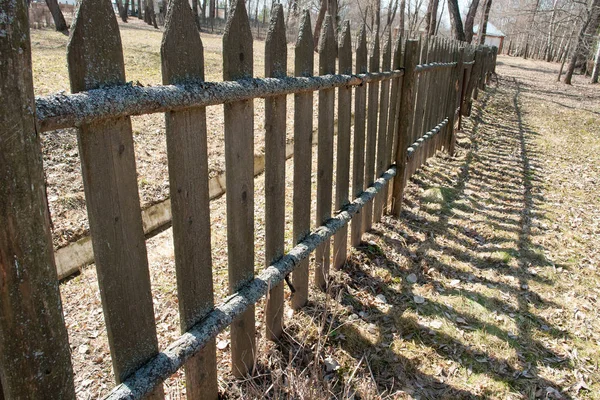 Valla Madera Antigua Parque Del Pueblo Principios Primavera — Foto de Stock