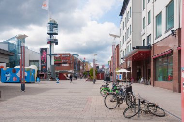 Rovaniemi, Finlandiya Lapland Finland - 17 Haziran 2015: ana merkezi cadde Koskikatu yaz aylarında