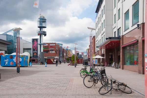 Rovaniemi, Finlandiya Lapland Finland - 17 Haziran 2015: ana merkezi cadde Koskikatu yaz aylarında