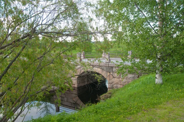 Puente Piedra Sobre Río Park Principios Verano Rovaniemi Región Laponia — Foto de Stock