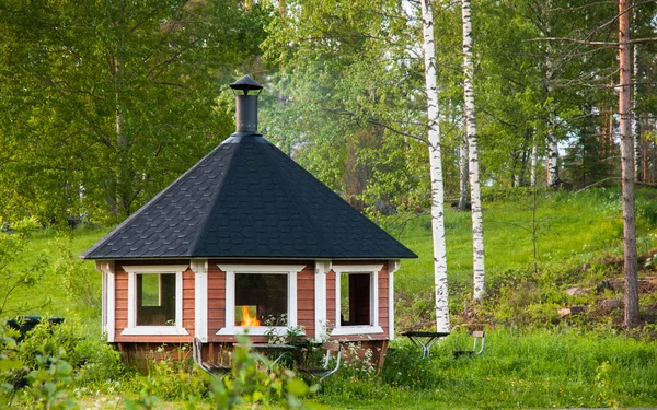 Balkon barbekü yaz parkında ile