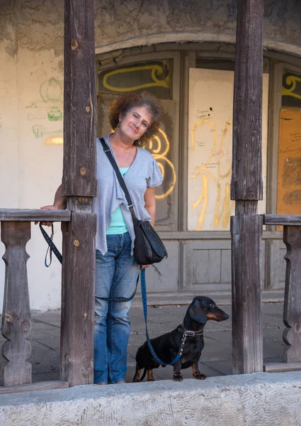 Mujer Mediana Edad Con Salchicha Antigua Galería Comercial Yuryev Polsky —  Fotos de Stock