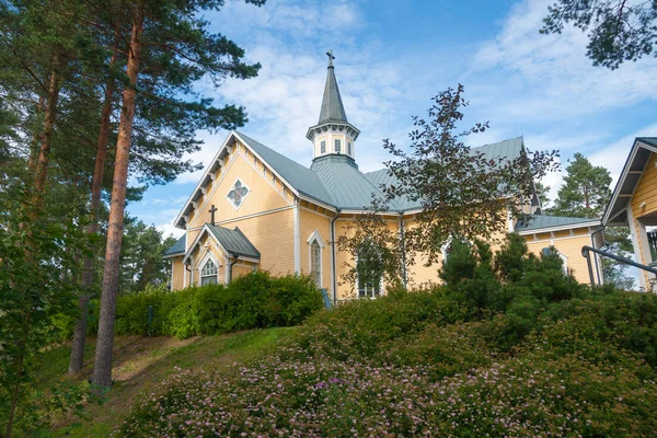 新的教会 Petjvesi 是自治市在芬兰中部 — 图库照片