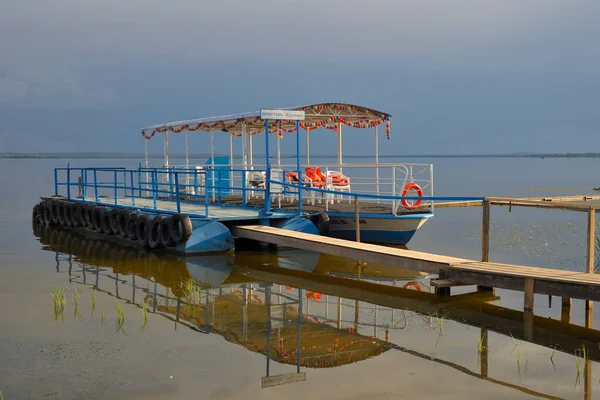 Rostov Yaroslavl Region Russia August 2019 Pier Boat Landings Lake — Stock Photo, Image