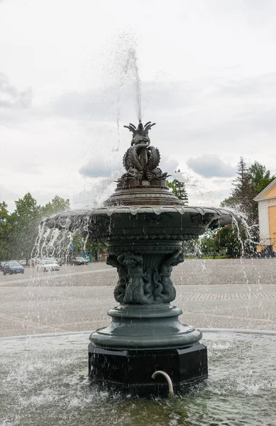 Fonte Frente Câmara Municipal Tampere Tampereen Raatihuone Praça Central Tampere — Fotografia de Stock