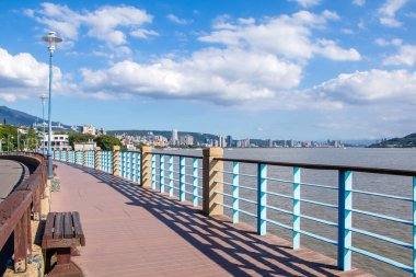 Tahta çok güzelmiş.