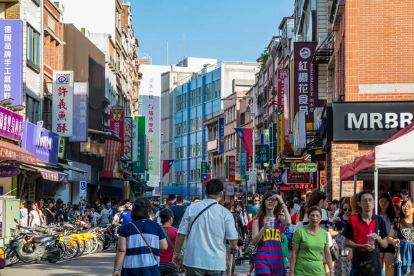 Danshui Pedestrian shopping area. — Stock Photo, Image