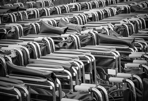 Empty wheelchairs parked for emergency patients — Stock Photo, Image