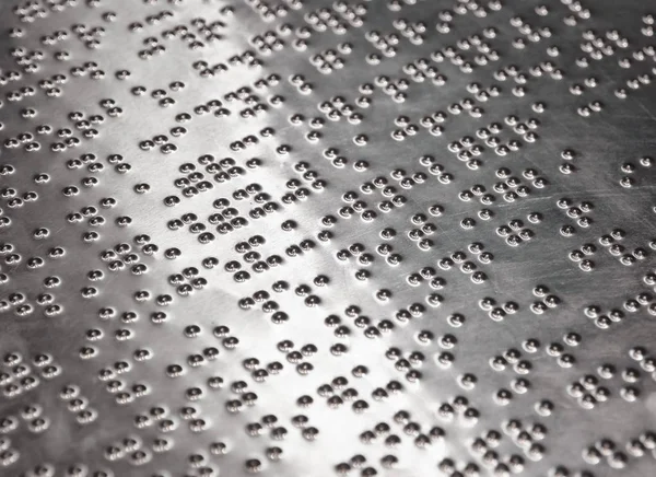 Demir plaka amaç Braille metin yazma