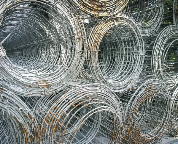 Demir tel çit doku bir depoda