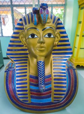 Statues of king pharaoh clipart