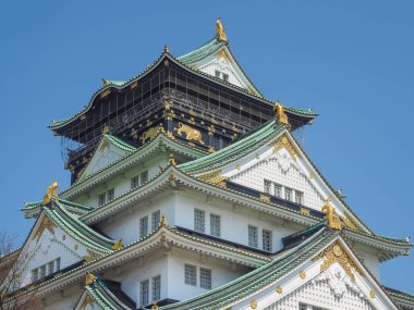Osaka Kalesi önden görünümü. Bu kale çok ünlü tarihi turistik 's