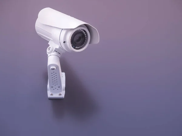 CCTV kamera güvenlik mor duvar