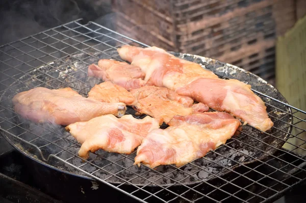 Pollo a la parrilla pechuga de cerdo —  Fotos de Stock