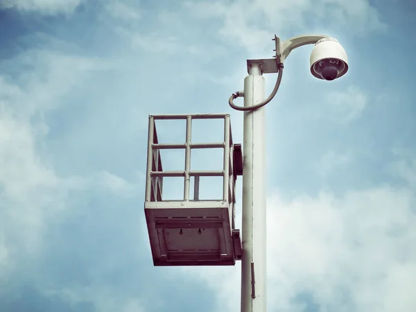 CCTV kamery bezpieczeństwa w mieście — Zdjęcie stockowe