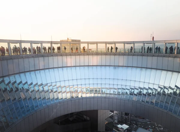 Umeda gökyüzü bina, Bahçe Gözlemevi yüzer. Osaka, Japonya