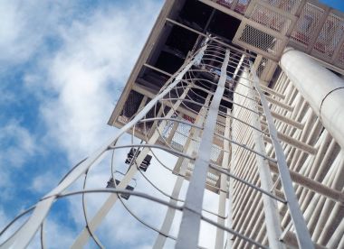 Merdiveni bina ya da gözlem güverte dön 