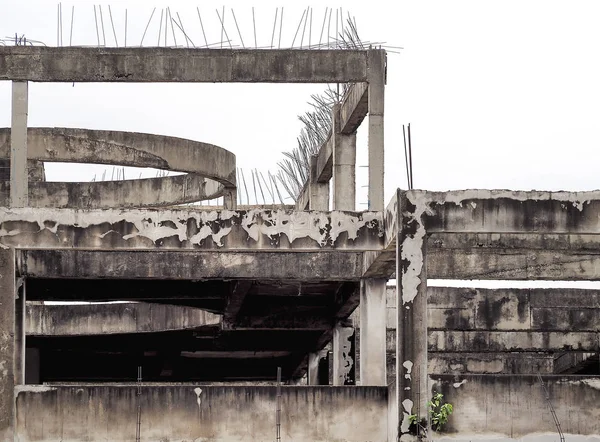 Eski betonarme bina yapısı