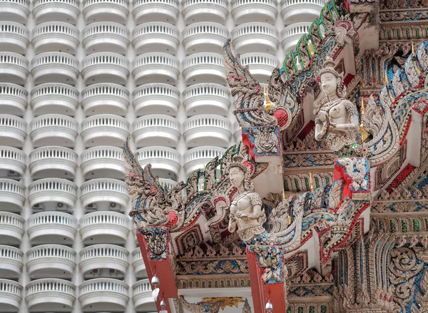 Bunte Skulptur Winkelpuppe Und Schlange Thailändischen Tempel Thailand Der Regel — Stockfoto