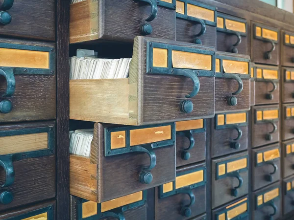 Vintage Farbbild Für Offene Holzkisten Mit Karteikarten Der Bibliothek Selektiver — Stockfoto