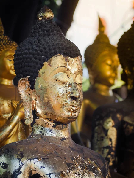 バンコク タイの仏像 一般的にタイの装飾が施された仏教の任意の種類の教会 彼らが仏教 選択と集中のパブリック ドメイン — ストック写真