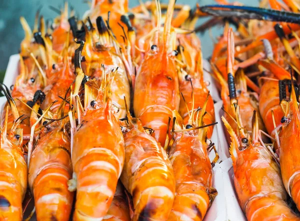 Grilled Shrimp Sale Street Market Fresh Barbecue Prawns Seafood Market — Stock Photo, Image
