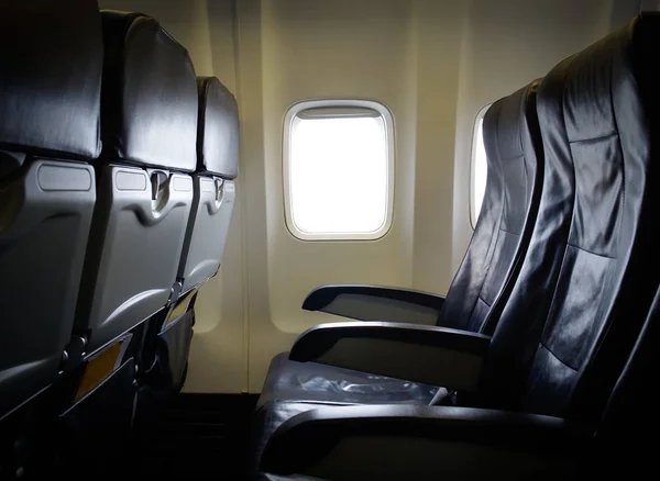 Ekonomi Sınıfı Koltuklar Ticari Uçaklardaki Yolcular Için Uçak Koltuğu Pencereleri — Stok fotoğraf
