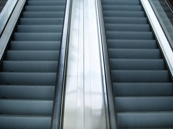 Leere Rolltreppen Bahn Stationen Oder Einkaufszentren Moderne Rolltreppen Bürogebäuden — Stockfoto