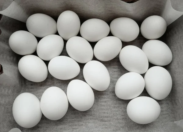 Свежие Утиные Яйца Кладут Корзину Органические Белые Яйца — стоковое фото