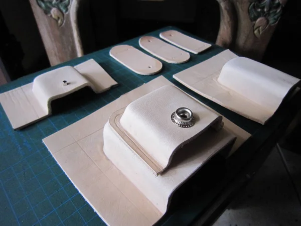 Islak deri 01/fotoğraf yapılmış deri kılıf, ıslak tarafından teknik şekillendirme şekillendirme 