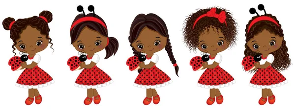 Vektör sevimli küçük Afrikalı-Amerikalı kız ile çeşitli saç modelleri
