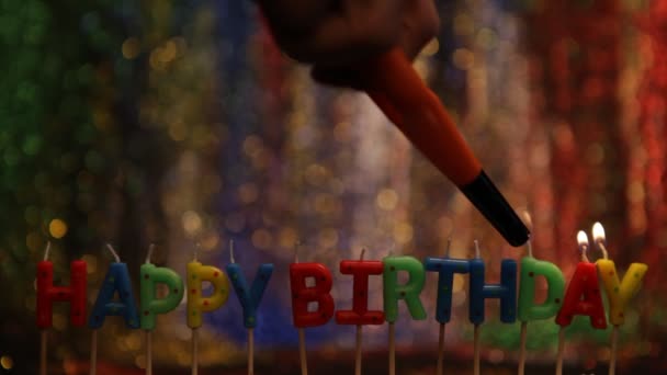 Las Velas Encendidas Forma Cartas Feliz Cumpleaños — Vídeos de Stock