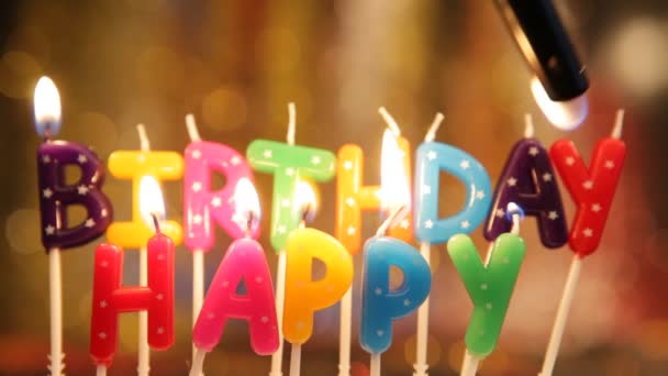 Entzündete Kerzen Form Von Briefen Zum Geburtstag — Stockvideo