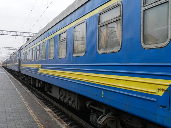 Demiryolu tren yolcu vagonu demiryolu