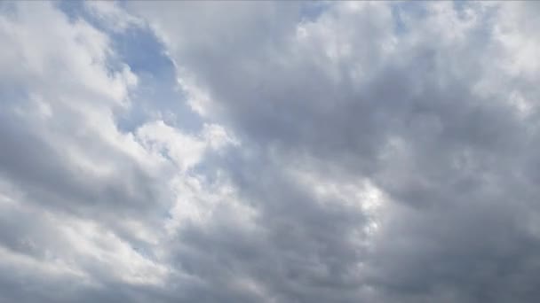 Stürmischer Wolkenhimmel im Zeitraffer — Stockvideo