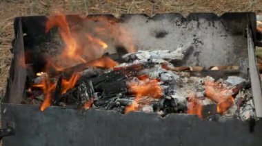 4k ormanda mangal barbekü ızgarası
