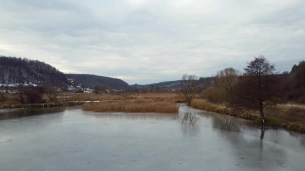 Frozen lago inverno aero drone vídeo — Vídeo de Stock