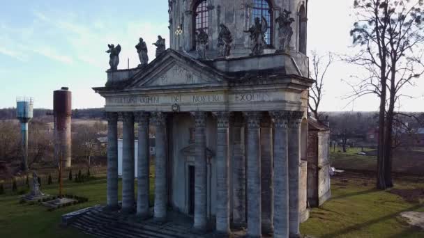 Igreja Católica Romana Aerial, Ucrânia — Vídeo de Stock