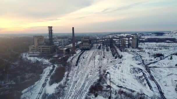 Завод з переробки вугілля авіаційний — стокове відео